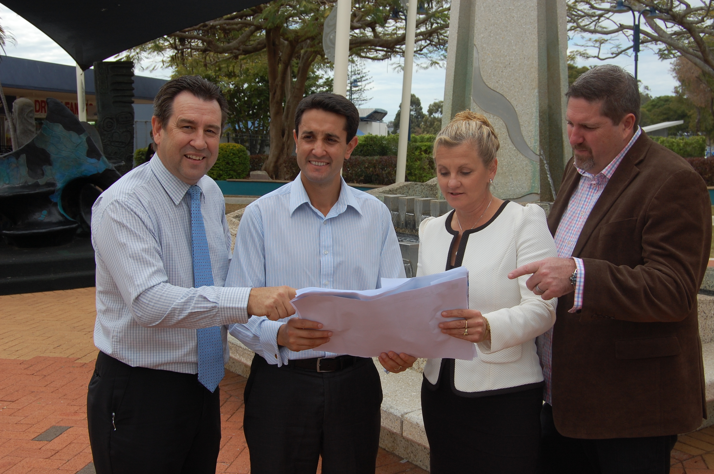 Mark Robinson MP, Hon. David Crisafulli, Mayor Karen Williams, Steve Davis MP