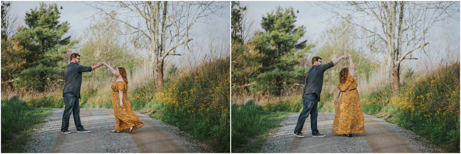 katy-sergent-photography-beauty-spot-unaka-mountain-engagement-blue-ridge-mountains-appalachian-trail-adventurous-couple-elopement-johnson-city-wedding-photographer_0011.jpg