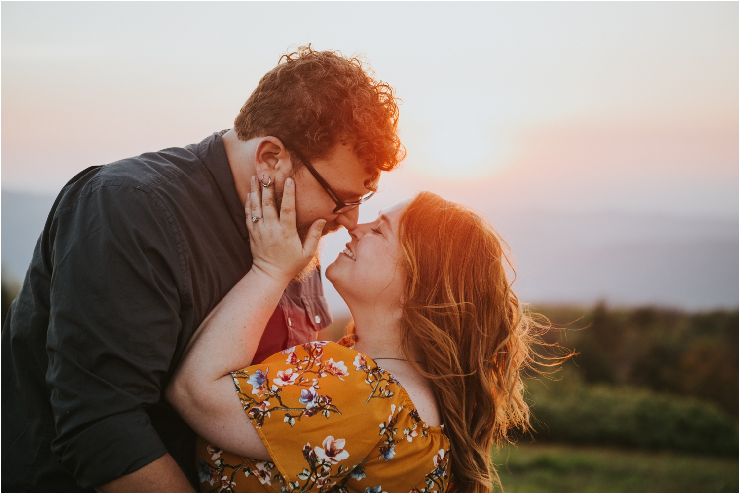 katy-sergent-photography-beauty-spot-unaka-mountain-engagement-blue-ridge-mountains-appalachian-trail-adventurous-couple-elopement-johnson-city-wedding-photographer_0019.jpg