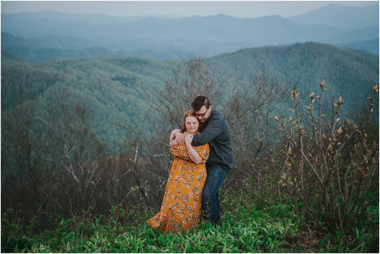 katy-sergent-photography-beauty-spot-unaka-mountain-engagement-blue-ridge-mountains-appalachian-trail-adventurous-couple-elopement-johnson-city-wedding-photographer_0026.jpg