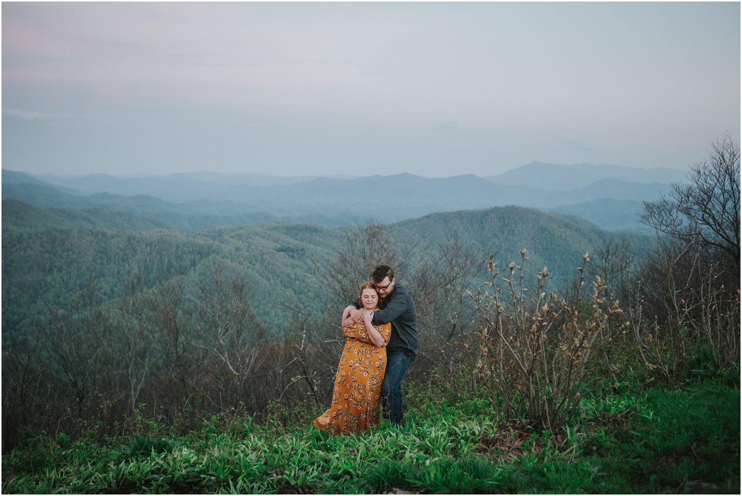 katy-sergent-photography-beauty-spot-unaka-mountain-engagement-blue-ridge-mountains-appalachian-trail-adventurous-couple-elopement-johnson-city-wedding-photographer_0027.jpg