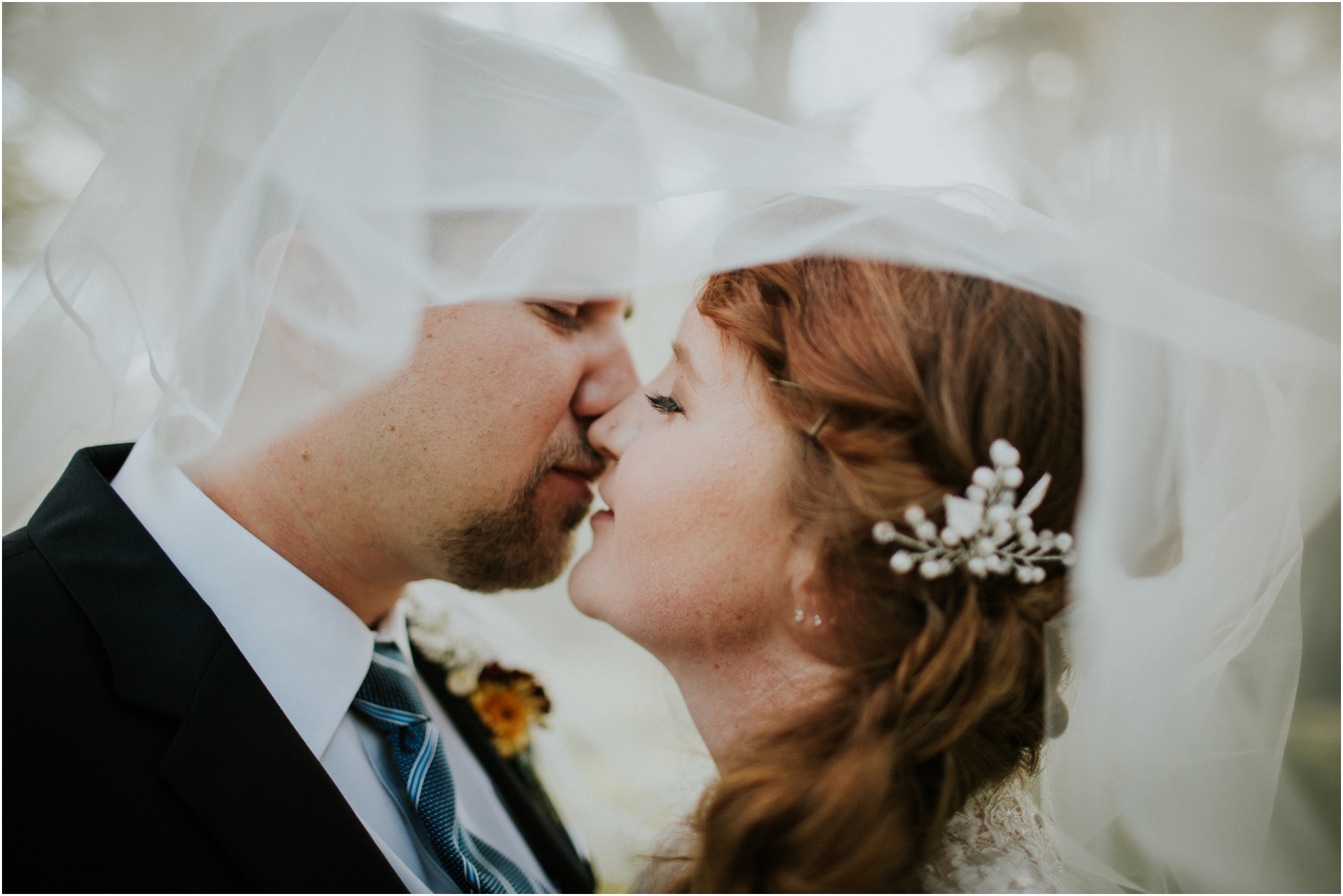 Fall-gem-stone-earthy-succulent-mount-airy-mansion-wedding-tennessee-elopement-photographer_0073.jpg