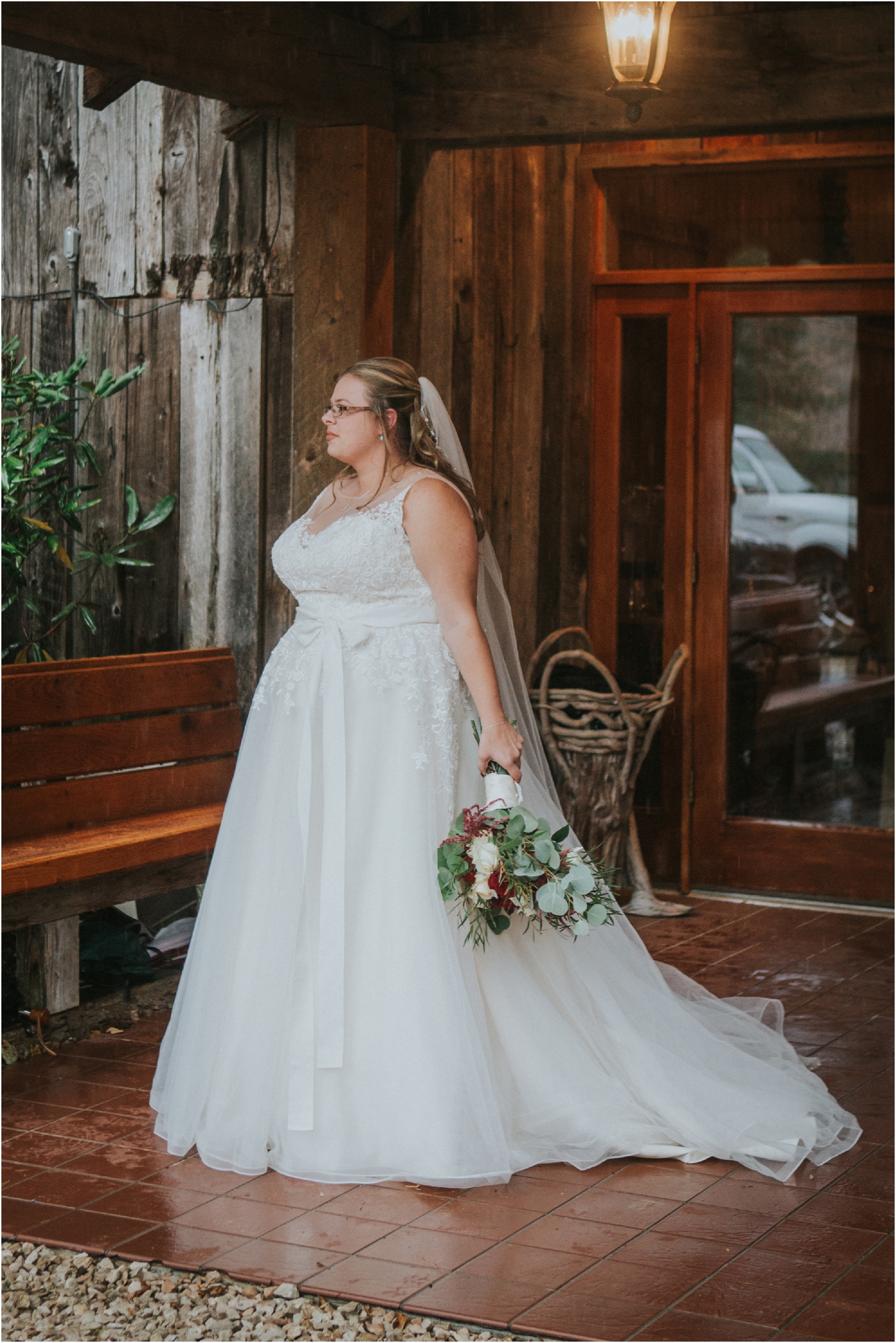 Sugar-Hollow-Retreat-Butler-Elizabethton-Tennessee-Rustic-Rainy-Wedding-Adventurous-Couple_0046.jpg