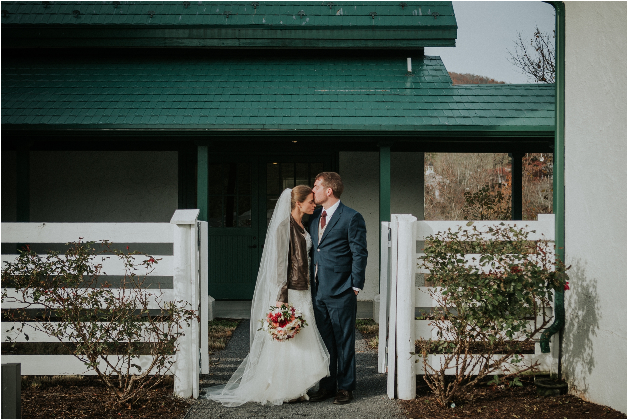 warm-springs-old-dairy-virginia-rustic-wedding-northeast-tennessee-elopement-adventuruous-photographer-katy-sergent_0033.jpg