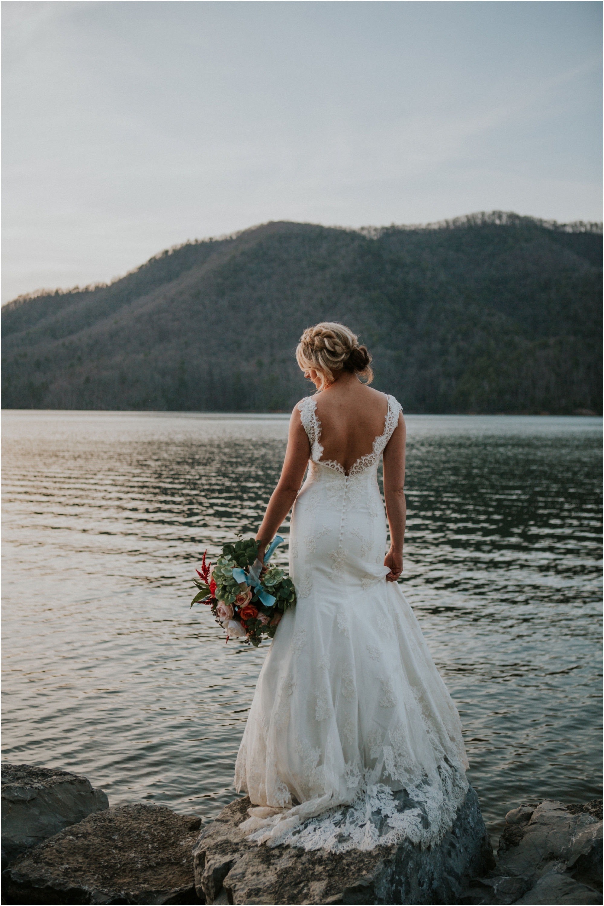 watauga-lake--bohemian-bridal-styled-session-northeast-tennessee-wedding-elopement-photography_0012.jpg