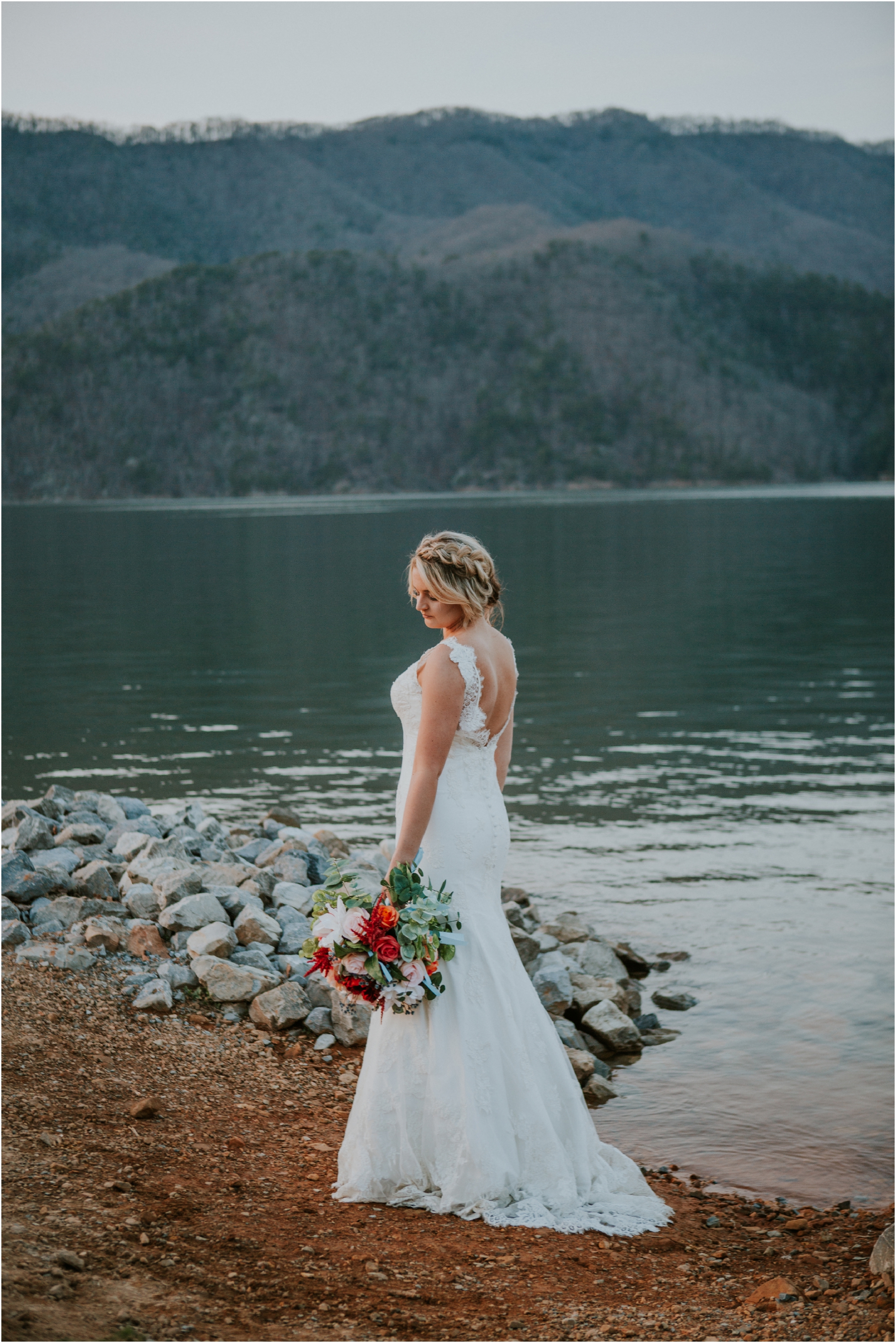 watauga-lake--bohemian-bridal-styled-session-northeast-tennessee-wedding-elopement-photography_0020.jpg