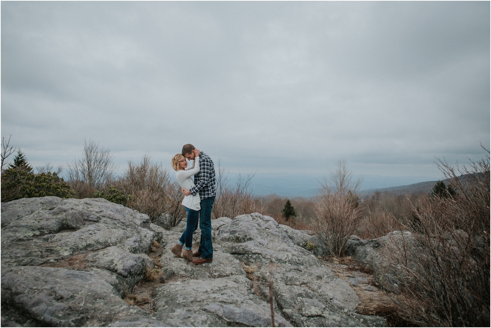 grayson-highlands-engagement-session-foggy-mountain-rustic-appalachian-virginia-katy-sergent-photography_0012.jpg