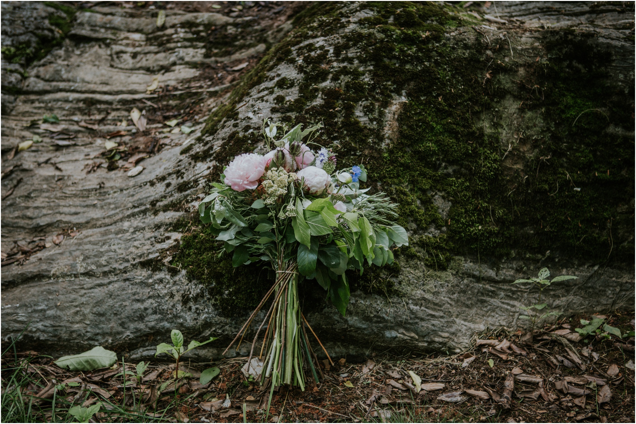 the-millstone-limestone-rustic-intimate-outdoors-backyard-wedding-wildflowers-tennessee_0013.jpg