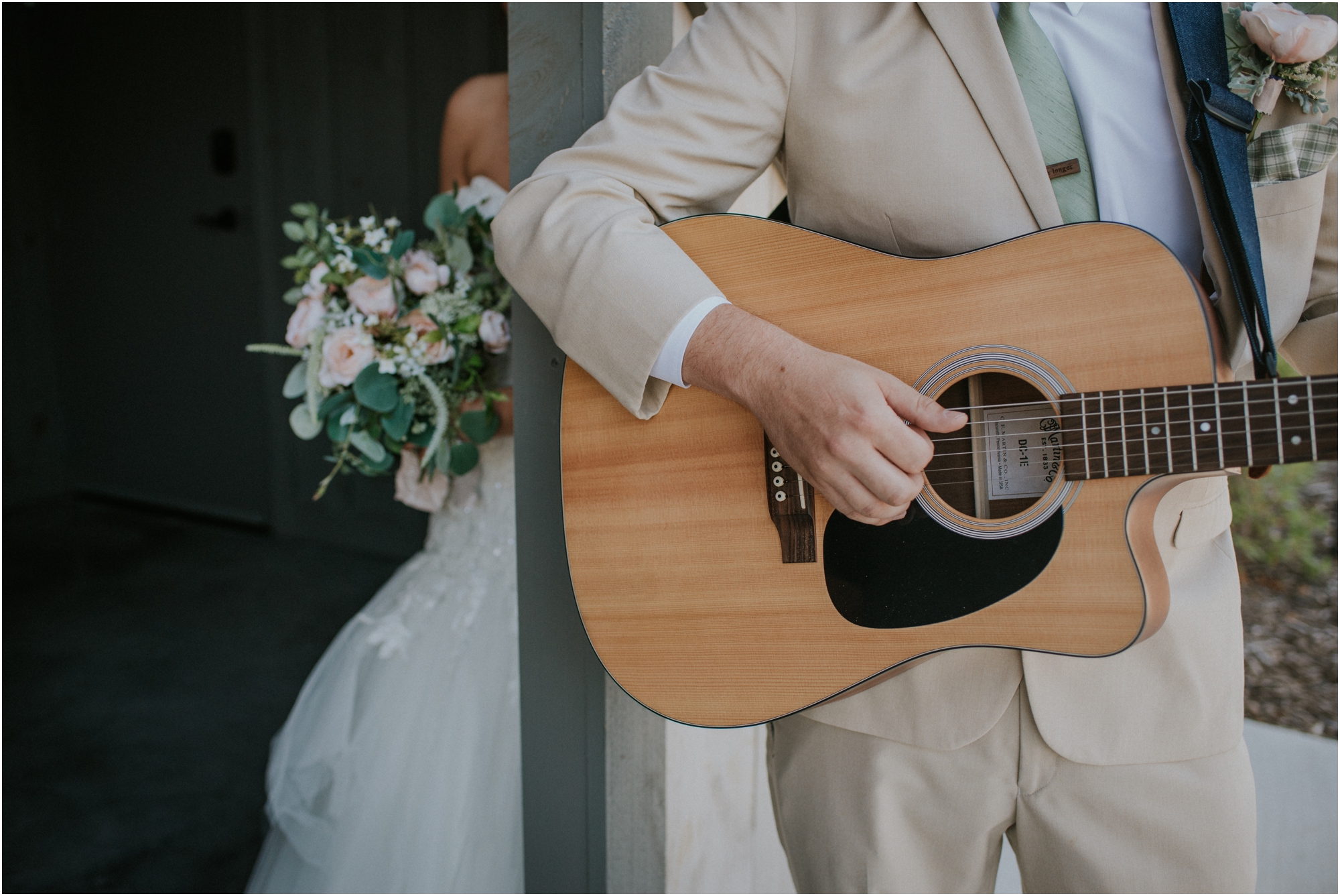 pink-rustic-apple-barn-howe-farms-elegant-summer-wedding-cleveland-tennessee-chattanooga-georgetown-tn_0083.jpg