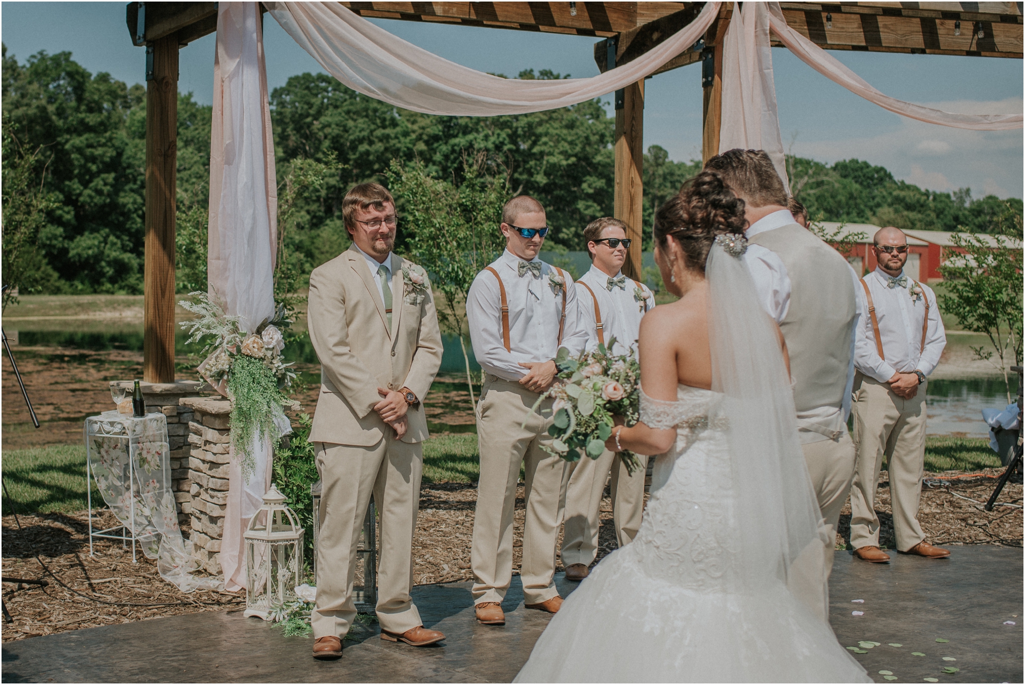 pink-rustic-apple-barn-howe-farms-elegant-summer-wedding-cleveland-tennessee-chattanooga-georgetown-tn_0111.jpg