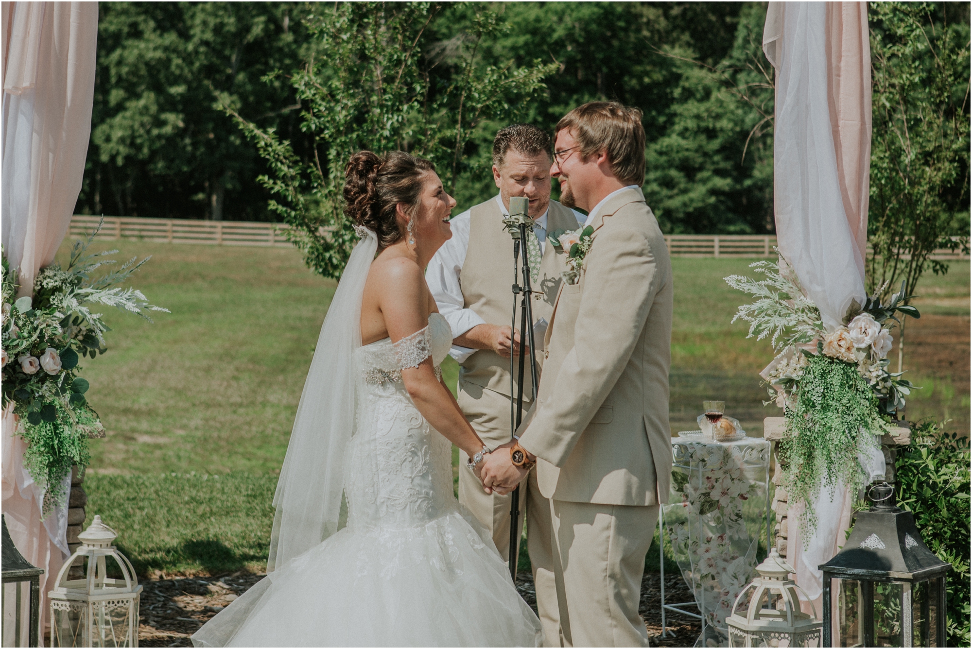 pink-rustic-apple-barn-howe-farms-elegant-summer-wedding-cleveland-tennessee-chattanooga-georgetown-tn_0124.jpg