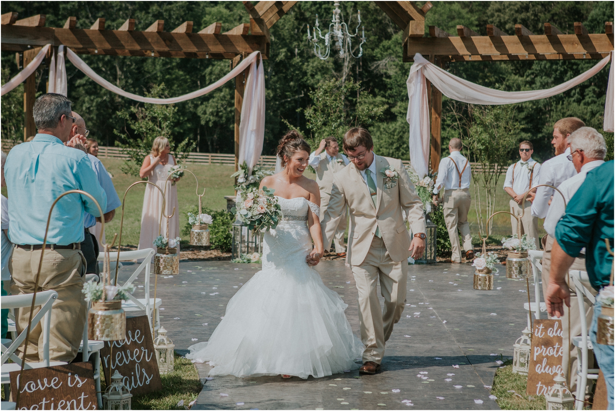 pink-rustic-apple-barn-howe-farms-elegant-summer-wedding-cleveland-tennessee-chattanooga-georgetown-tn_0128.jpg