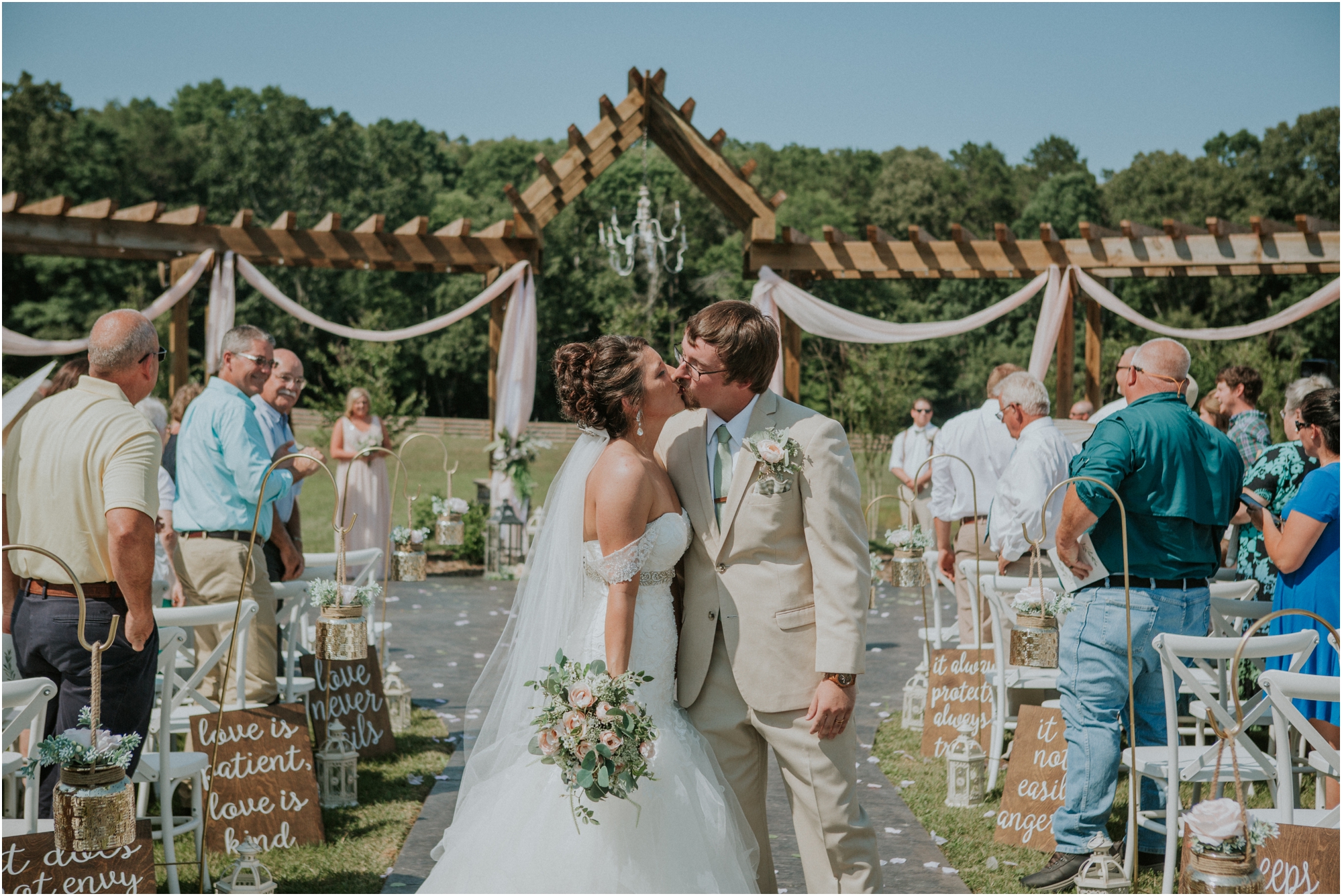 pink-rustic-apple-barn-howe-farms-elegant-summer-wedding-cleveland-tennessee-chattanooga-georgetown-tn_0129.jpg