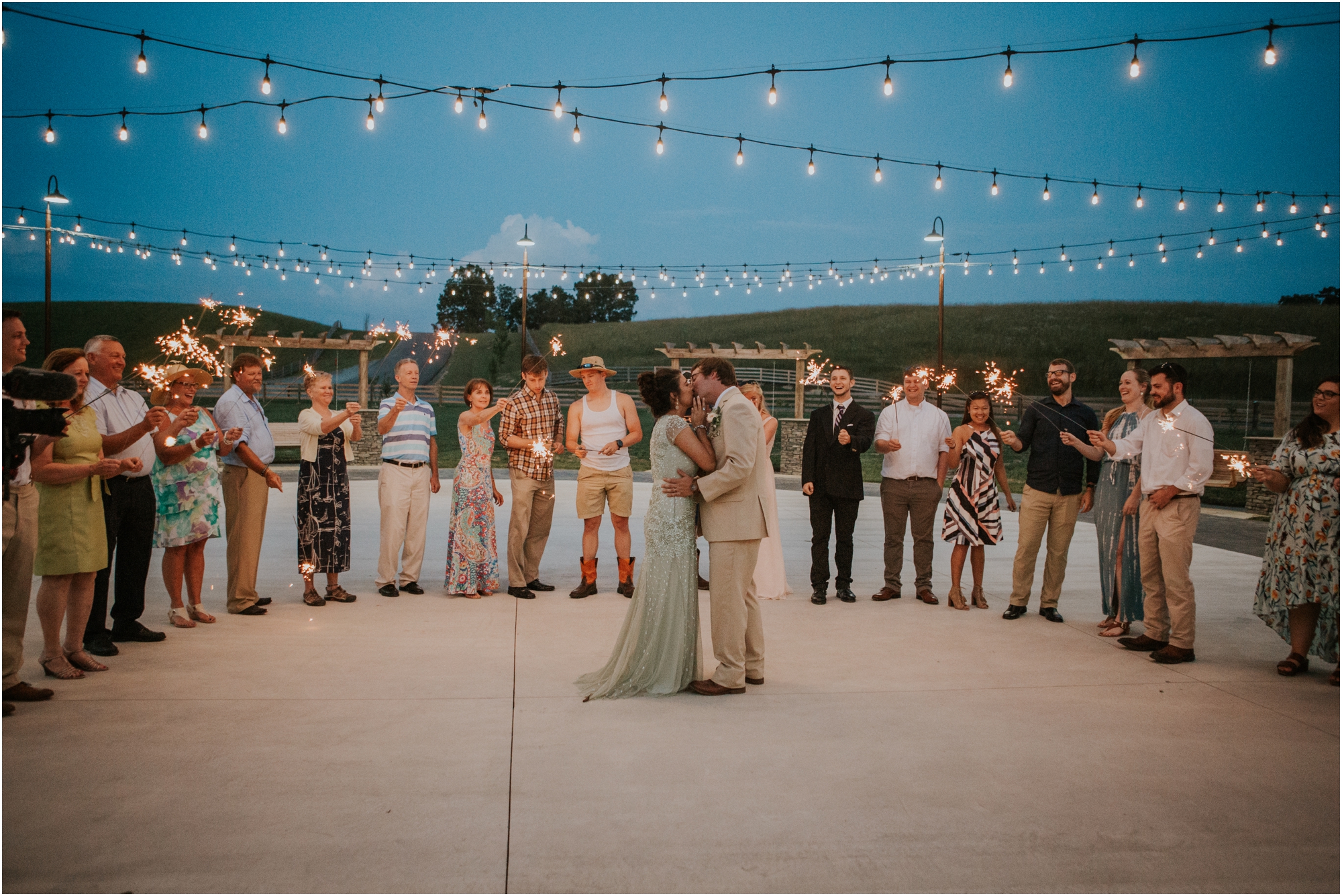 pink-rustic-apple-barn-howe-farms-elegant-summer-wedding-cleveland-tennessee-chattanooga-georgetown-tn_0176.jpg