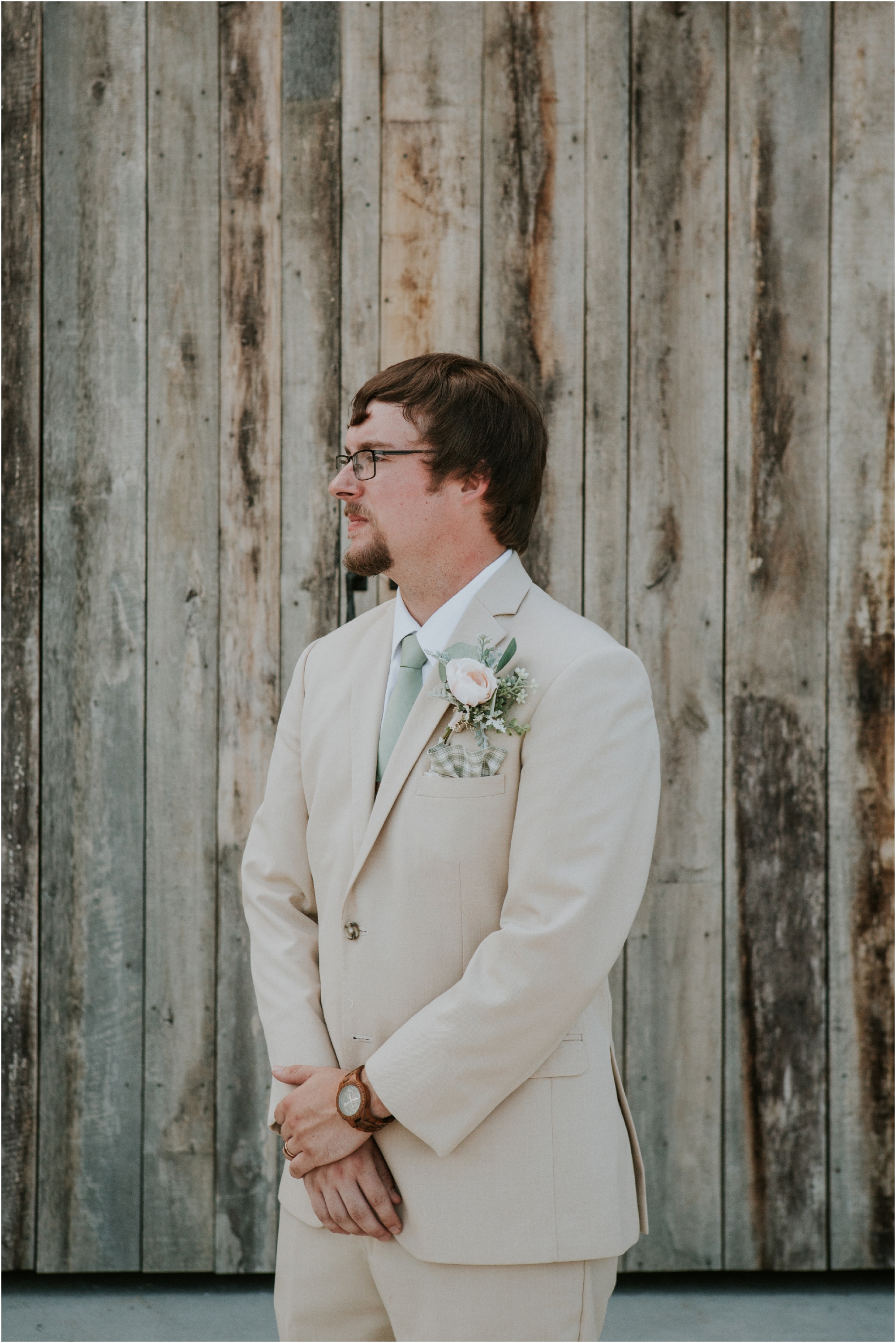 pink-rustic-apple-barn-howe-farms-elegant-summer-wedding-cleveland-tennessee-chattanooga-georgetown-tn_0185.jpg