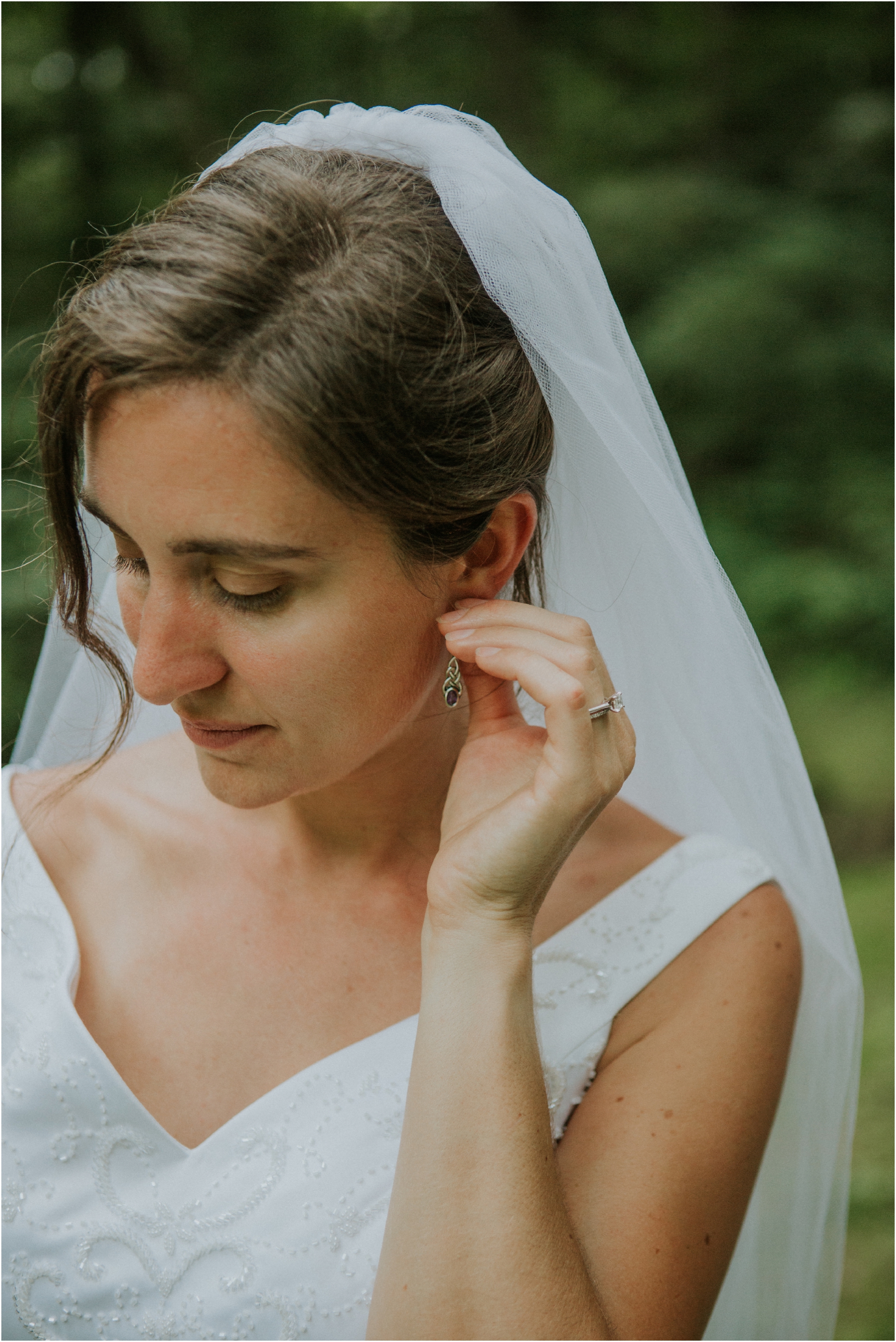 sugar-hollow-park-bristol-virginia-wedding-intimate-woodsy-black-forest-ceremony-adventurous-couple_0097.jpg