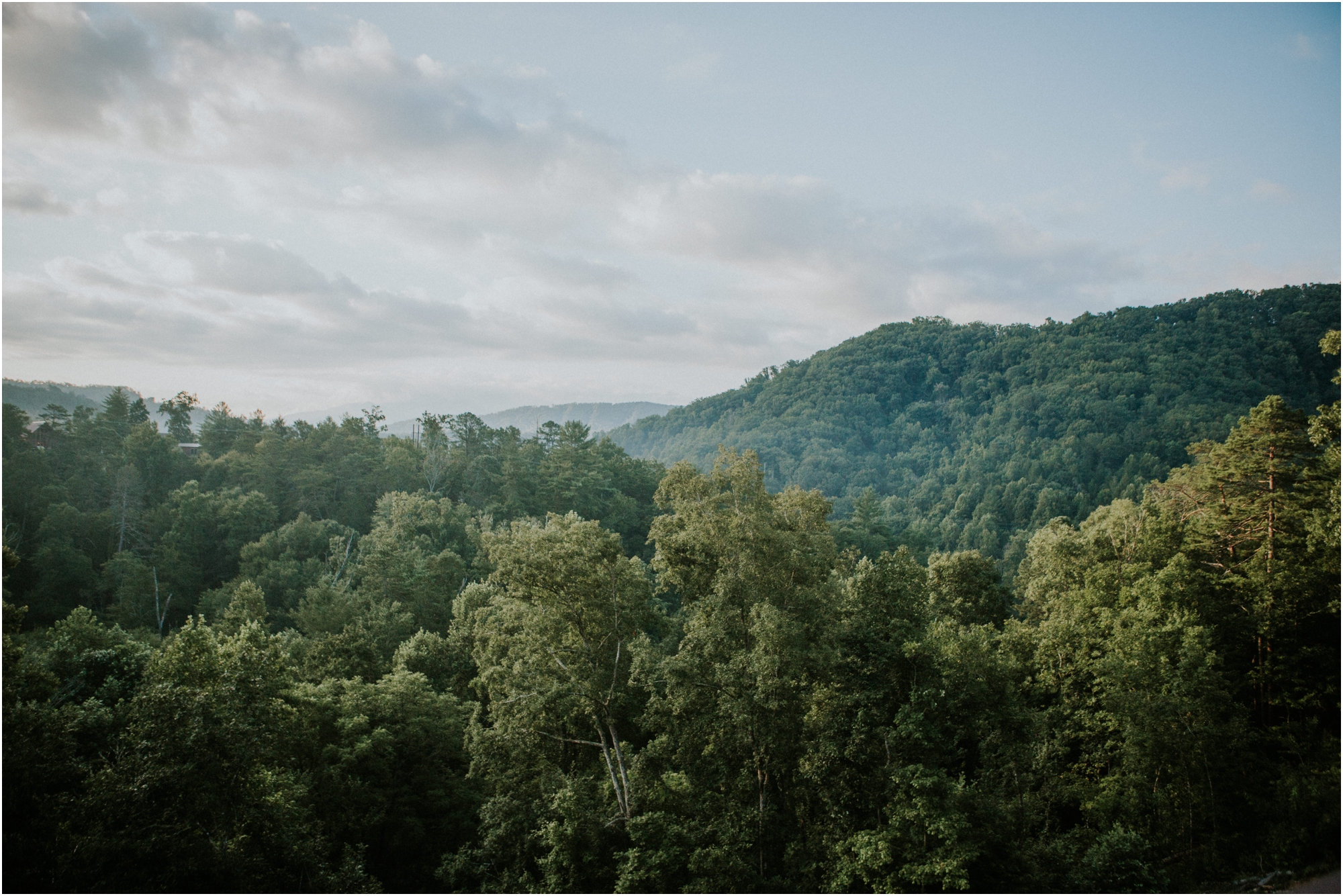 cabin-parkside-resort-the-magnolia-venue-tennessee-mountain-views-intimate-wedding_0001.jpg