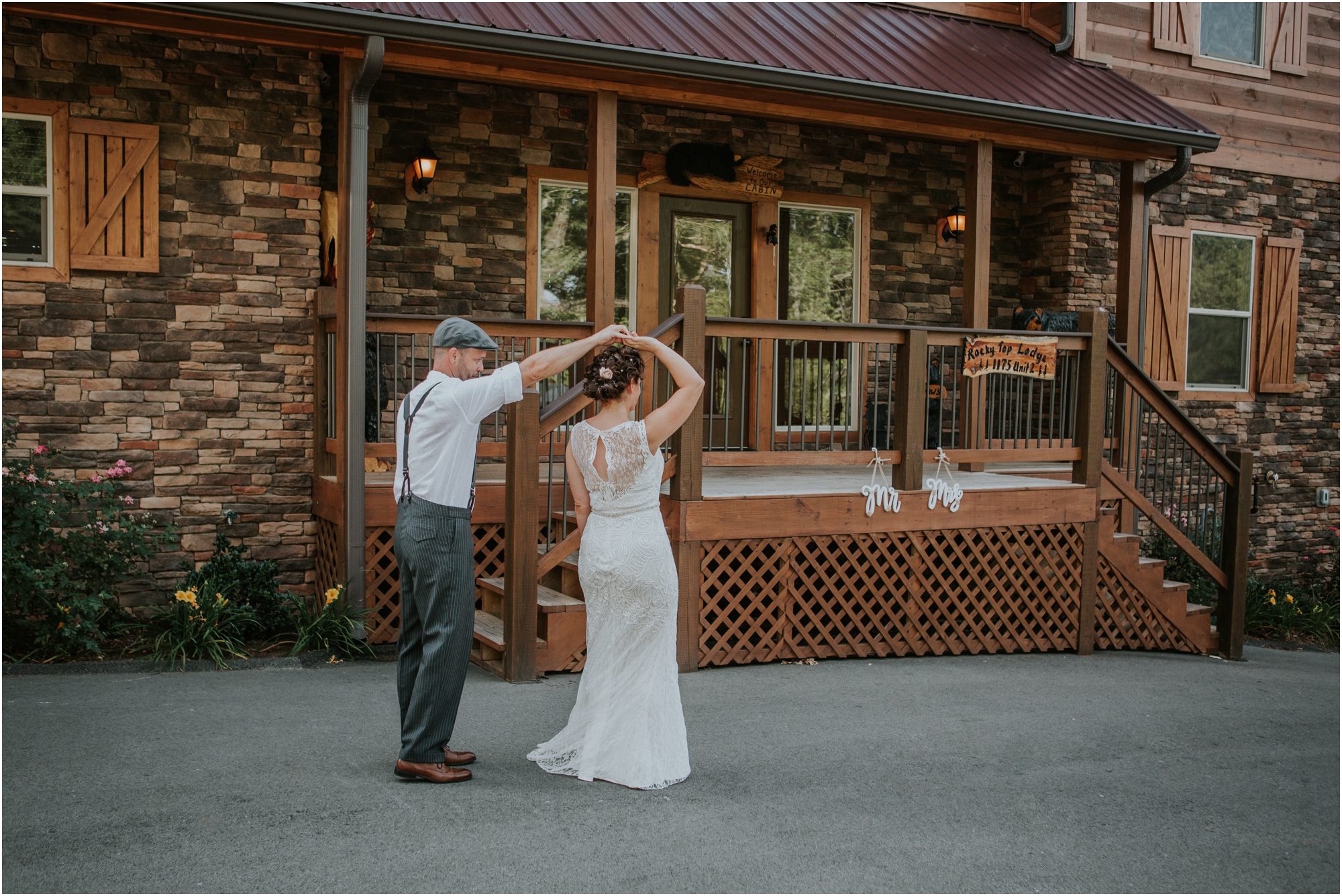 cabin-parkside-resort-the-magnolia-venue-tennessee-mountain-views-intimate-wedding_0064.jpg