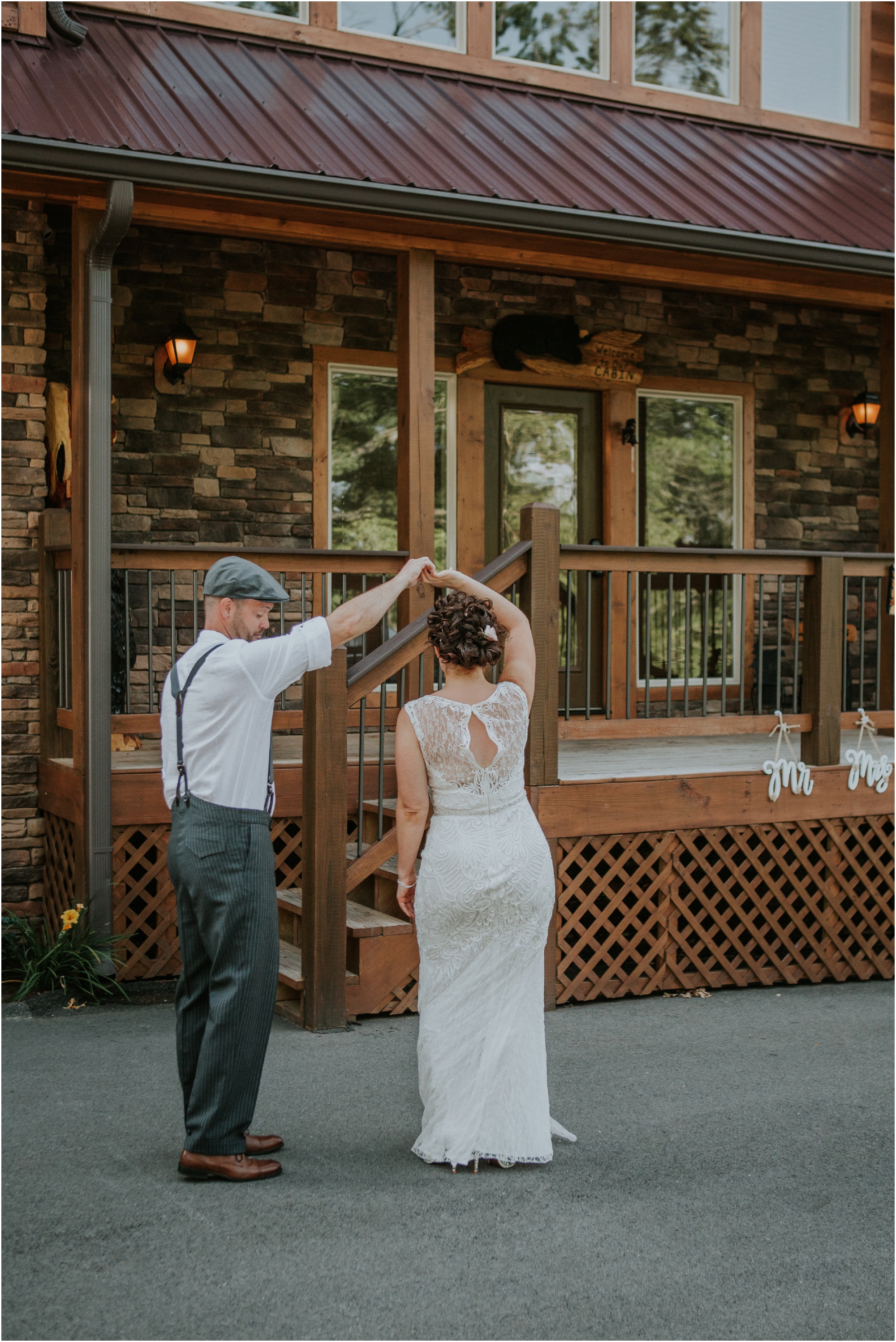 cabin-parkside-resort-the-magnolia-venue-tennessee-mountain-views-intimate-wedding_0063.jpg