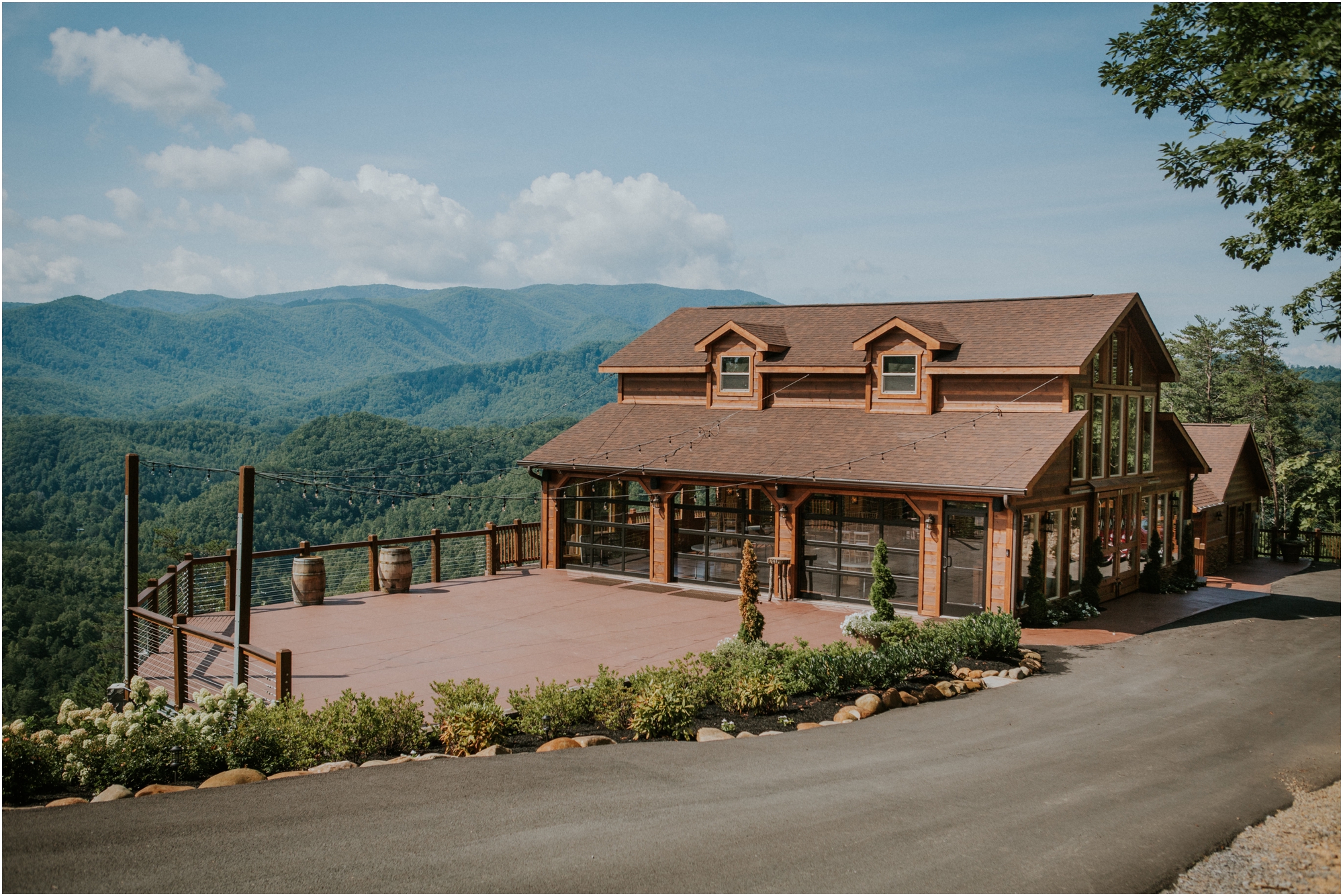 cabin-parkside-resort-the-magnolia-venue-tennessee-mountain-views-intimate-wedding_0098.jpg