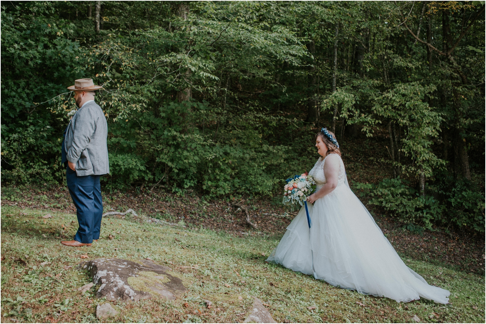 caryville-robbins-middle-tennessee-intimate-cozy-fall-navy-rustic-backyard-wedding_0037.jpg