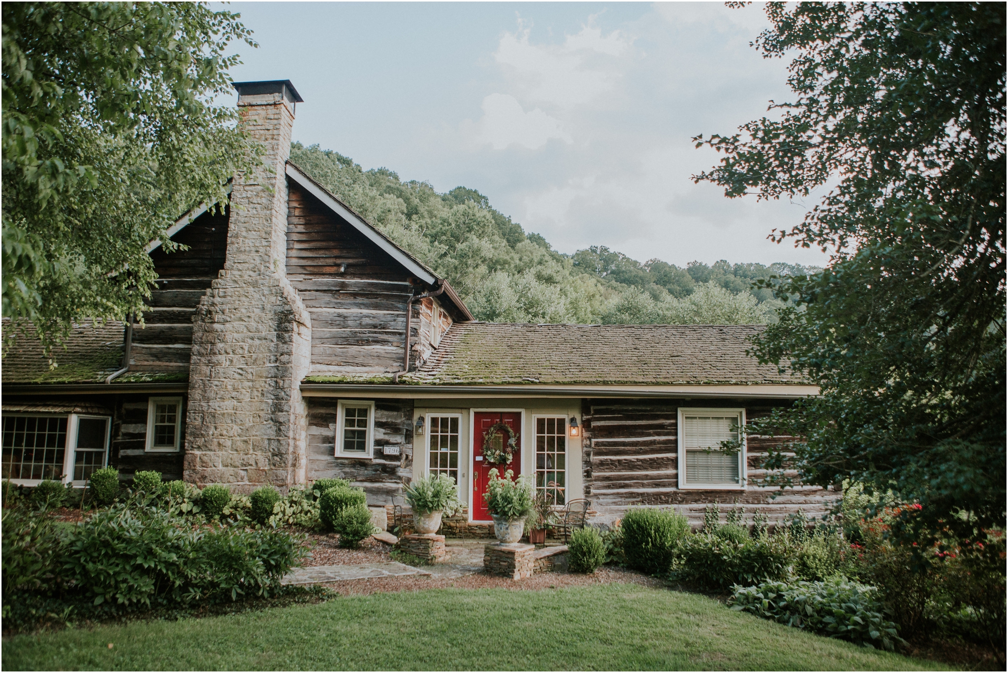 homestead-on-the-holston-hiltons-virginia-bohemian-canoe-styled-shoot-northeast-tennessee-elopement-wild-free-spirit_0001.jpg