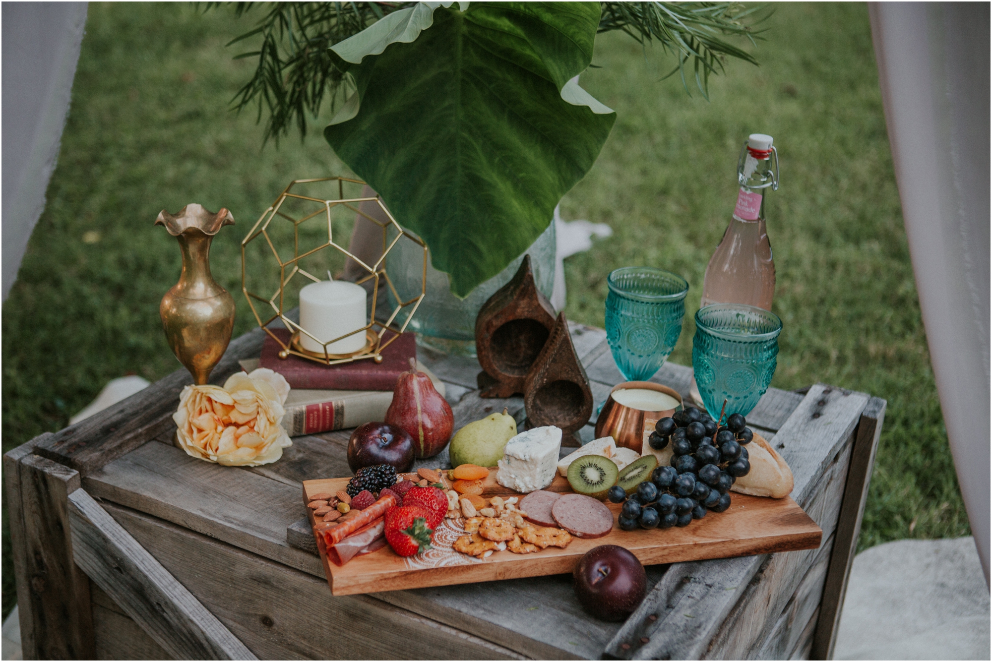 homestead-on-the-holston-hiltons-virginia-bohemian-canoe-styled-shoot-northeast-tennessee-elopement-wild-free-spirit_0044.jpg