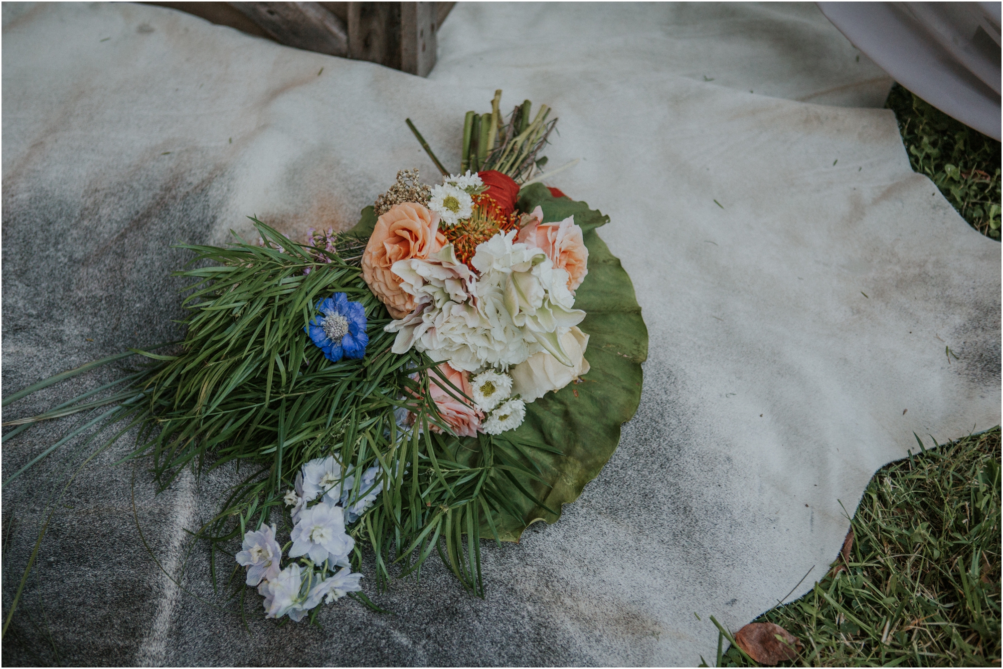 homestead-on-the-holston-hiltons-virginia-bohemian-canoe-styled-shoot-northeast-tennessee-elopement-wild-free-spirit_0047.jpg