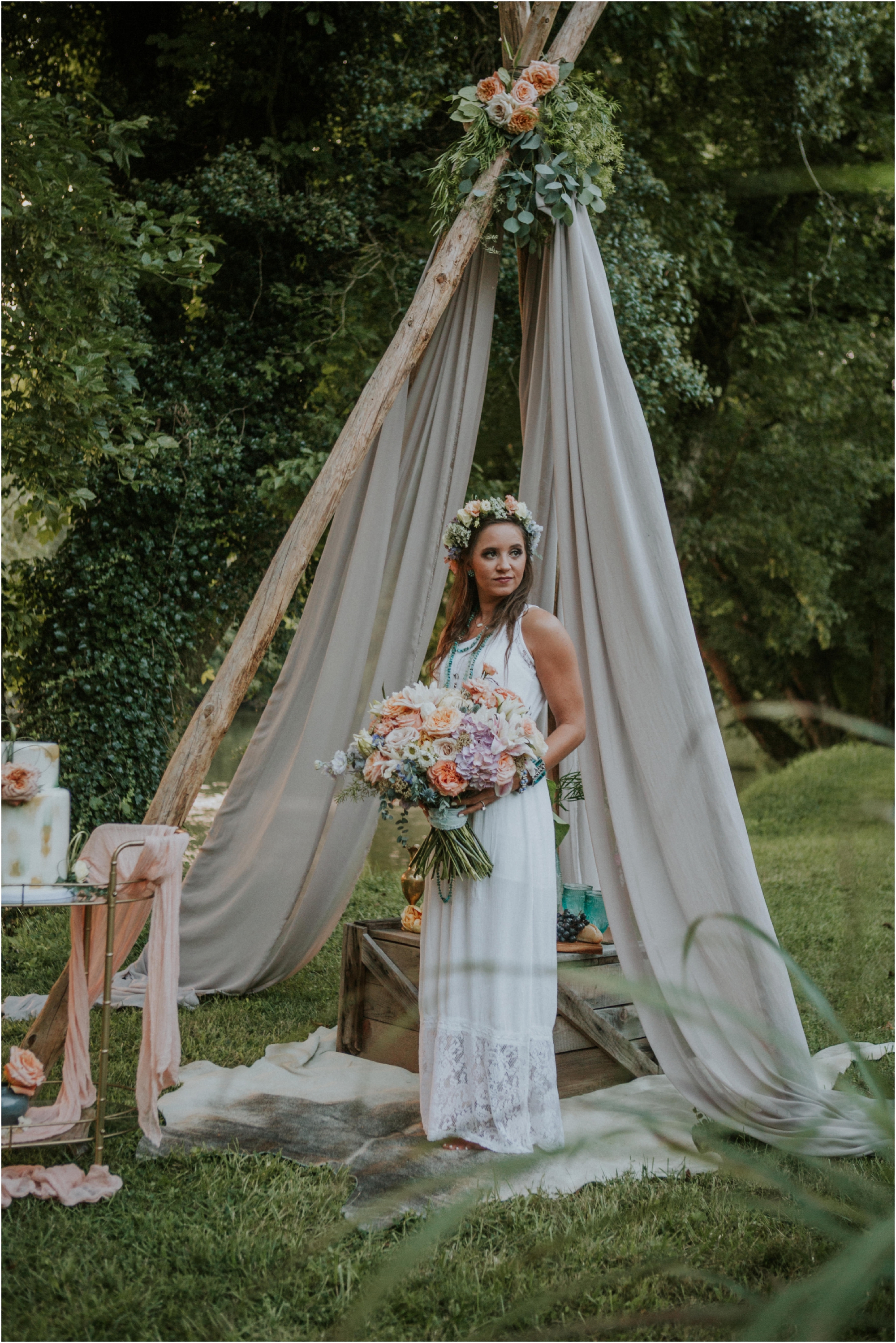 homestead-on-the-holston-hiltons-virginia-bohemian-canoe-styled-shoot-northeast-tennessee-elopement-wild-free-spirit_0049.jpg