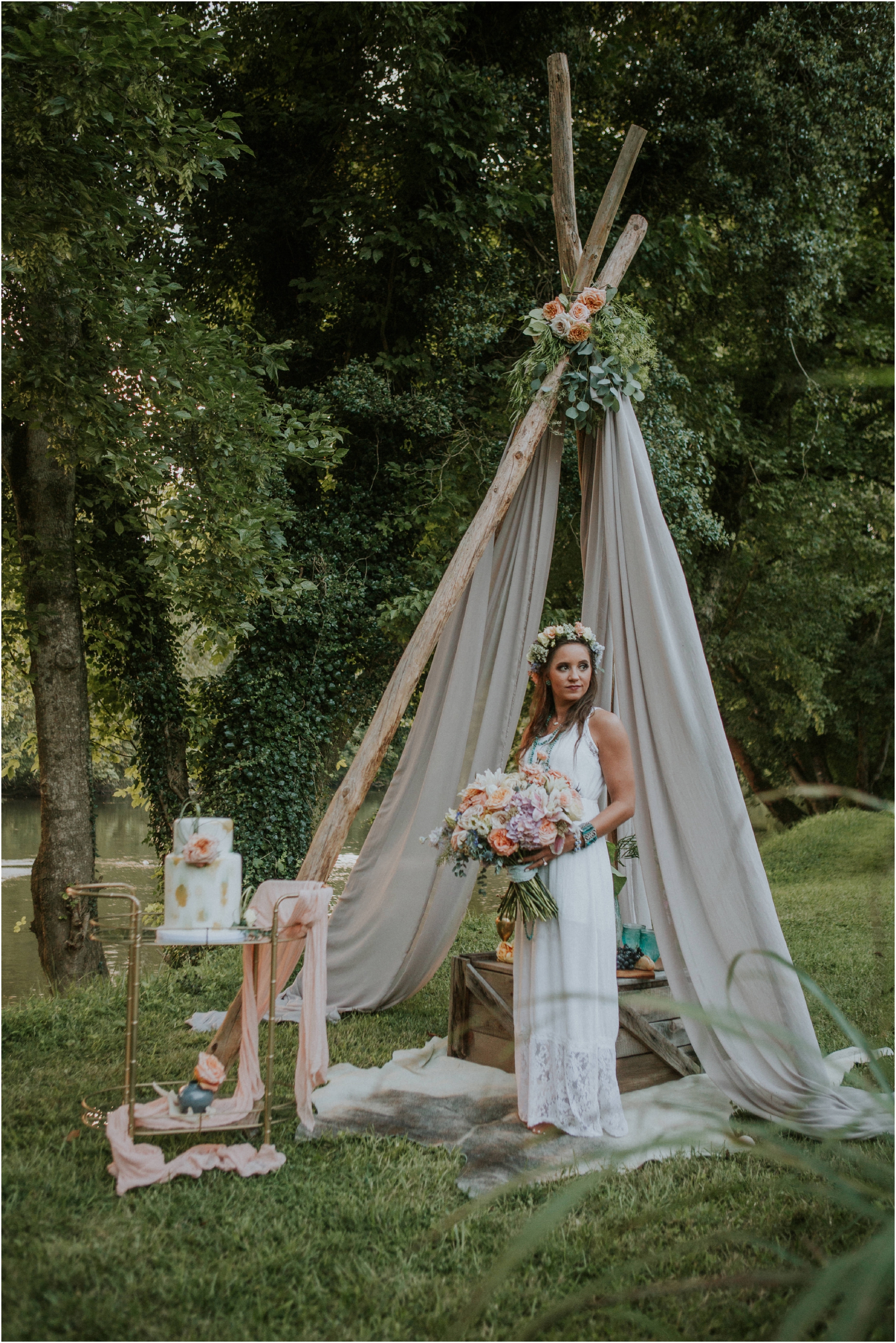 homestead-on-the-holston-hiltons-virginia-bohemian-canoe-styled-shoot-northeast-tennessee-elopement-wild-free-spirit_0051.jpg