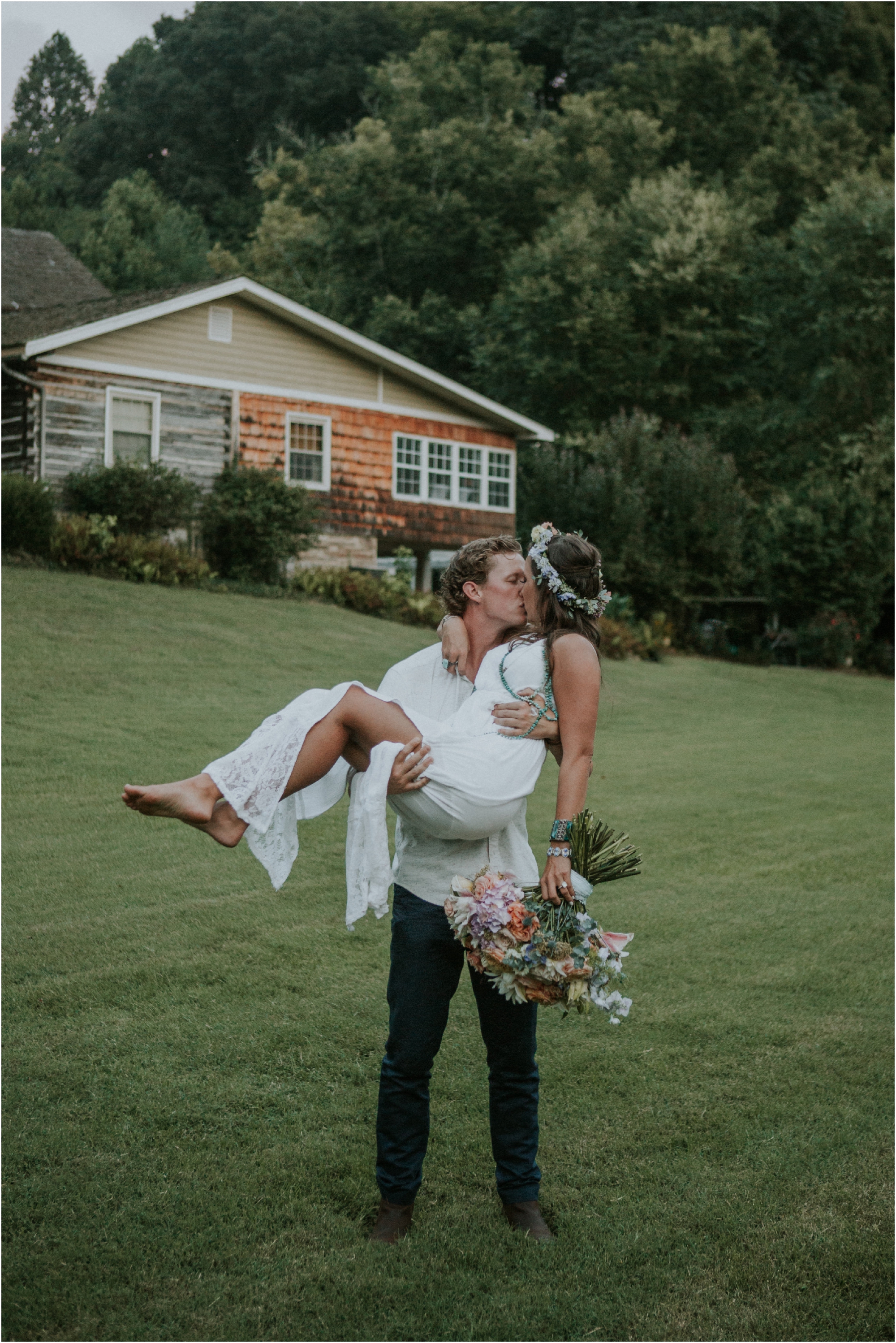 homestead-on-the-holston-hiltons-virginia-bohemian-canoe-styled-shoot-northeast-tennessee-elopement-wild-free-spirit_0062.jpg