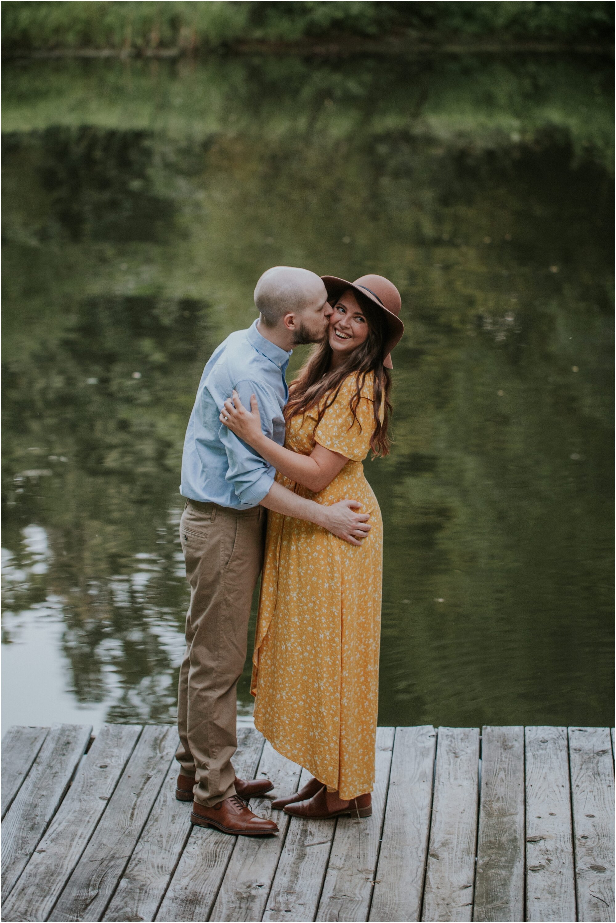 kingsport-tennessee-backyard-pond-bays-mountain-summer-engagement-session_0036.jpg