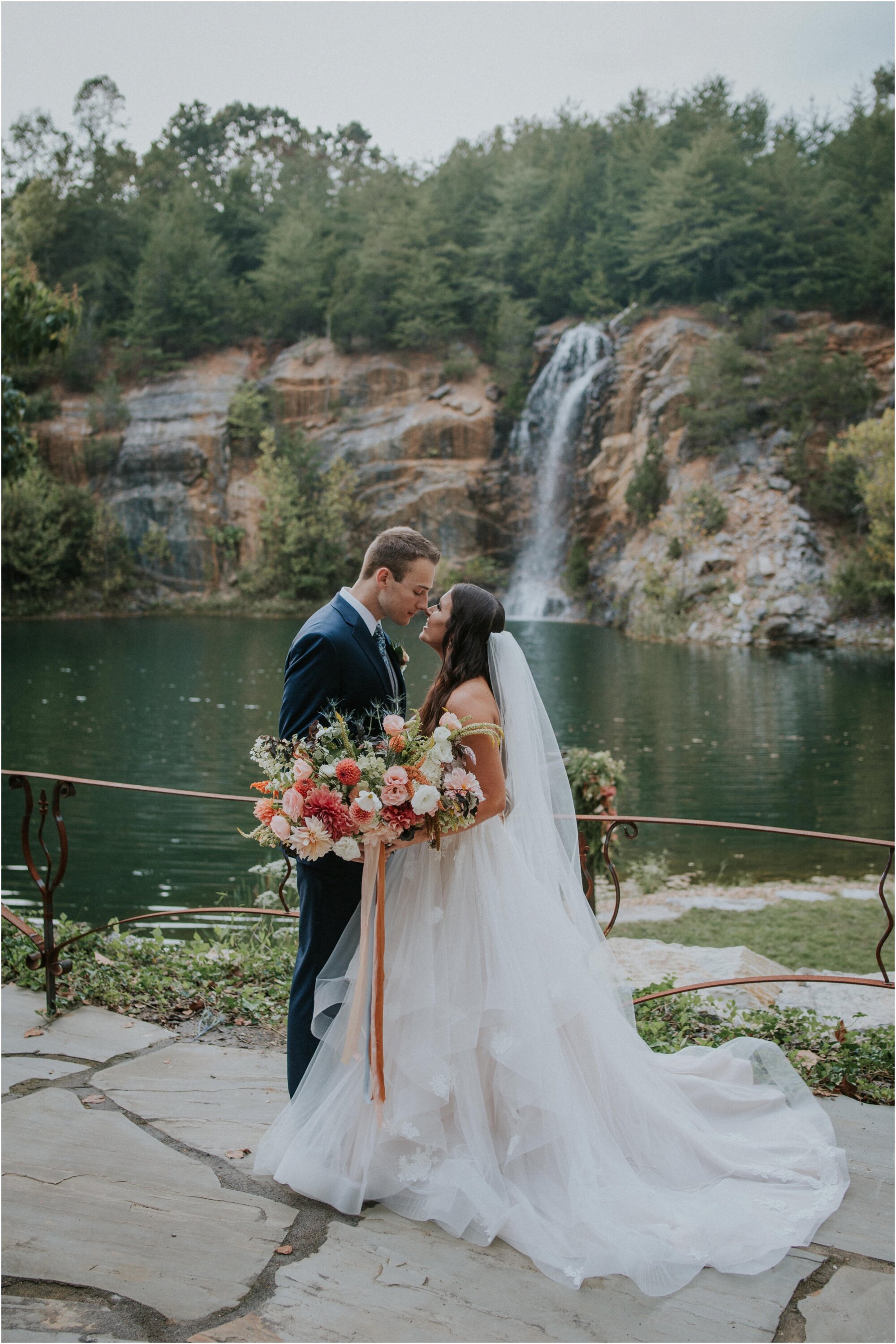 waterstone-venue-johnson-city-tennessee-pink-blue-wildflower-wedding-katy-sergent-photography_0142.jpg