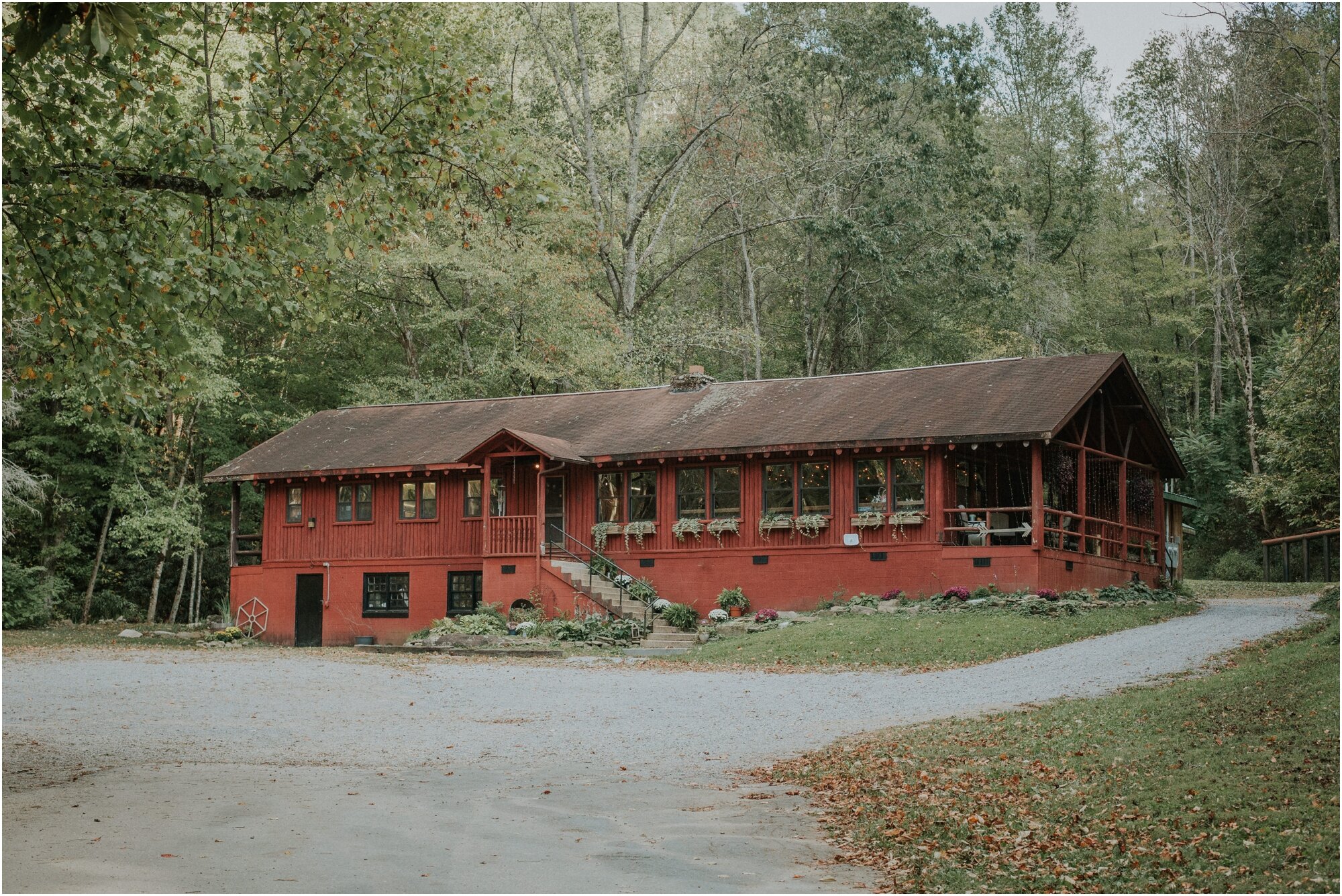 the-camp-at-buffalo-mountain-fall-outdoors-adventurous-photography-mini-sessions-johnson-city-wedding-venue_0001.jpg