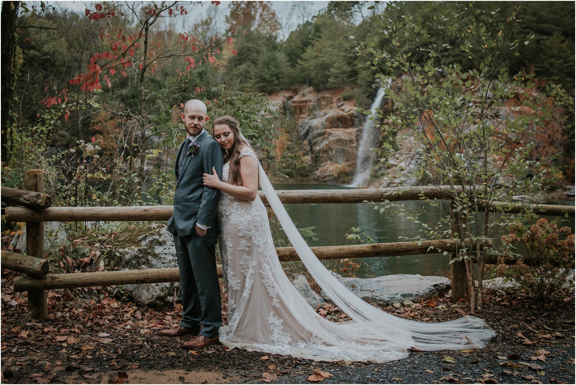 the-waterstone-venue-tennessee-johnson-city-kingsport-bristol-tn-fall-wedding-katy-sergent-hobbit-house-treehouse_0127.jpg