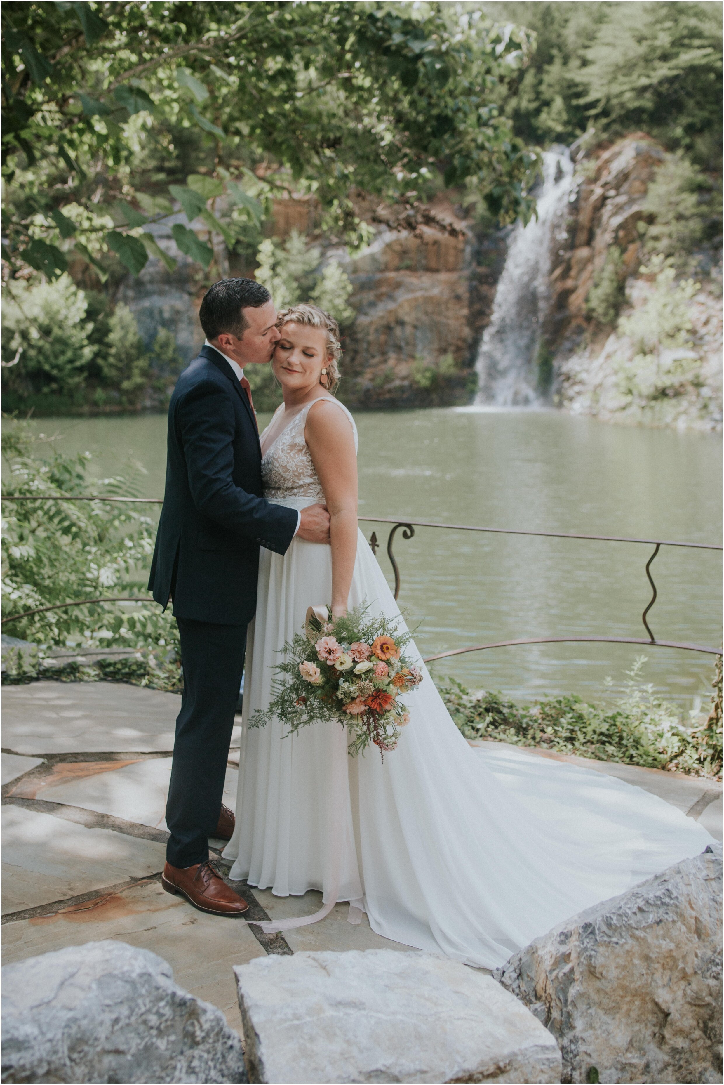 waterstone-venue-boho-summer-johnson-city-tennessee-northeast-tn-tricities-wedding-venue-rustic-waterfall-katy-sergent-photography_0110.jpg