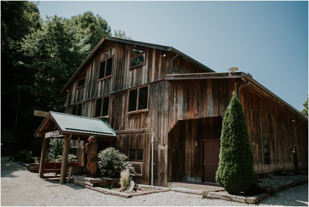 sugar-hollow-retreat-butler-tennessee-outdoor-wedding-venue-mountain-weekend-getaway-summer-rustic-wedding-katy-sergent_0002.jpg