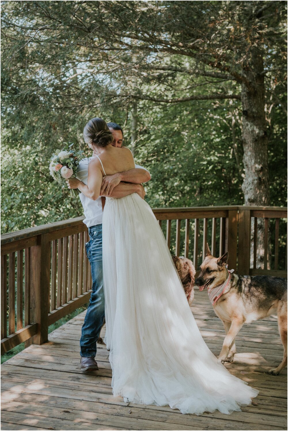 sugar-hollow-retreat-butler-tennessee-outdoor-wedding-venue-mountain-weekend-getaway-summer-rustic-wedding-katy-sergent_0041.jpg