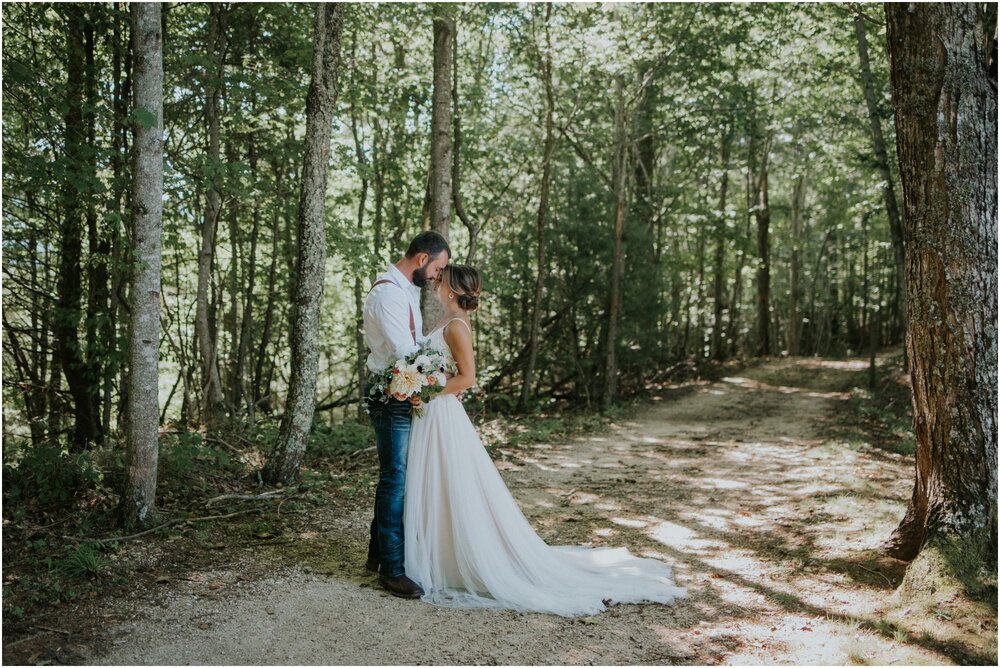 sugar-hollow-retreat-butler-tennessee-outdoor-wedding-venue-mountain-weekend-getaway-summer-rustic-wedding-katy-sergent_0053.jpg