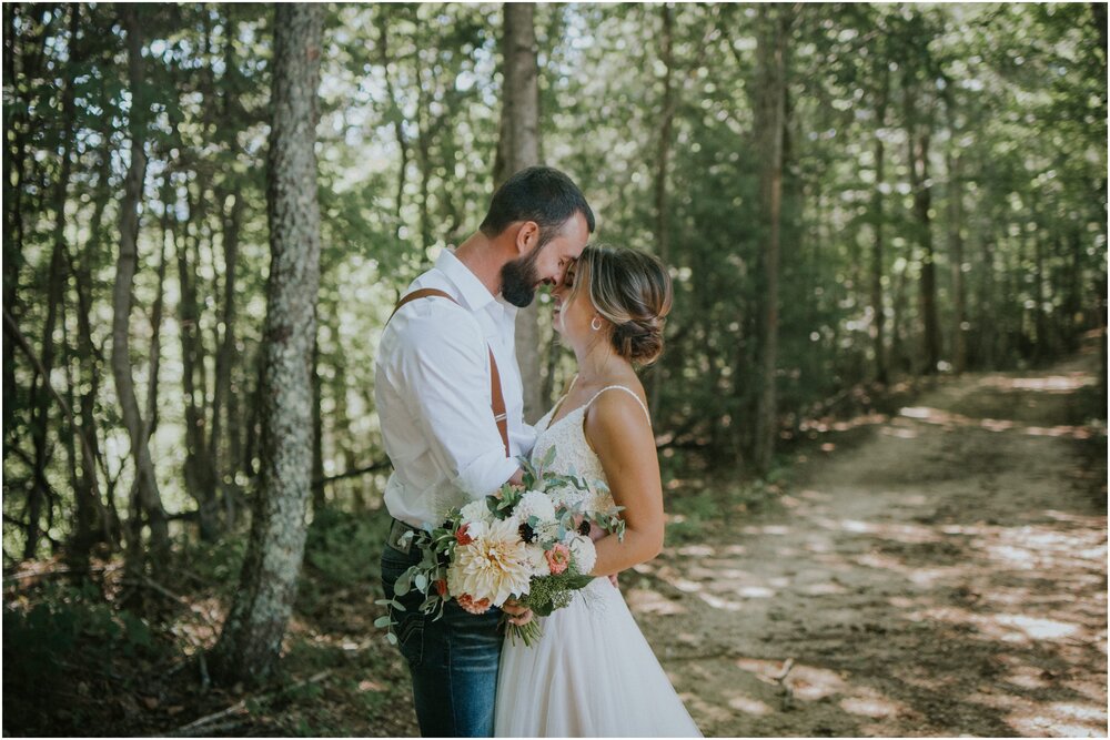 sugar-hollow-retreat-butler-tennessee-outdoor-wedding-venue-mountain-weekend-getaway-summer-rustic-wedding-katy-sergent_0054.jpg