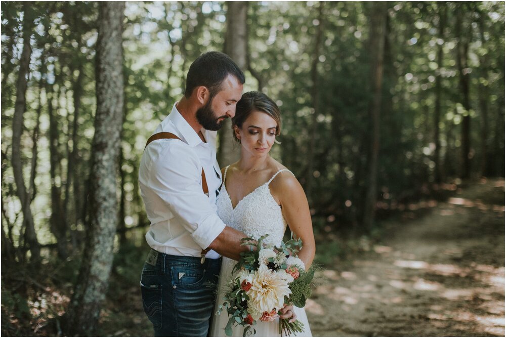 sugar-hollow-retreat-butler-tennessee-outdoor-wedding-venue-mountain-weekend-getaway-summer-rustic-wedding-katy-sergent_0058.jpg