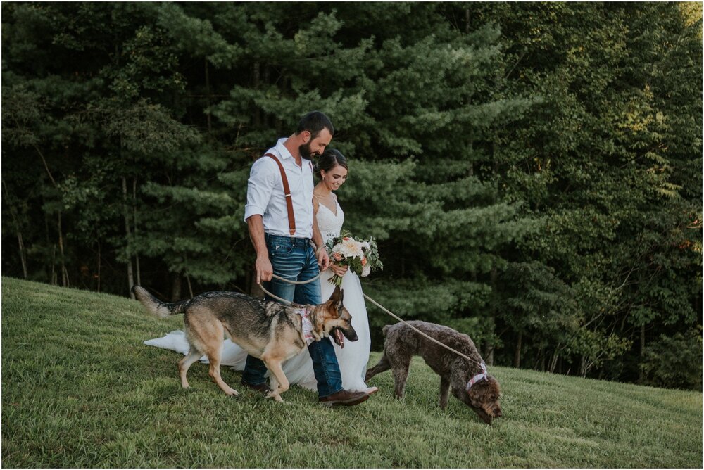 sugar-hollow-retreat-butler-tennessee-outdoor-wedding-venue-mountain-weekend-getaway-summer-rustic-wedding-katy-sergent_0135.jpg