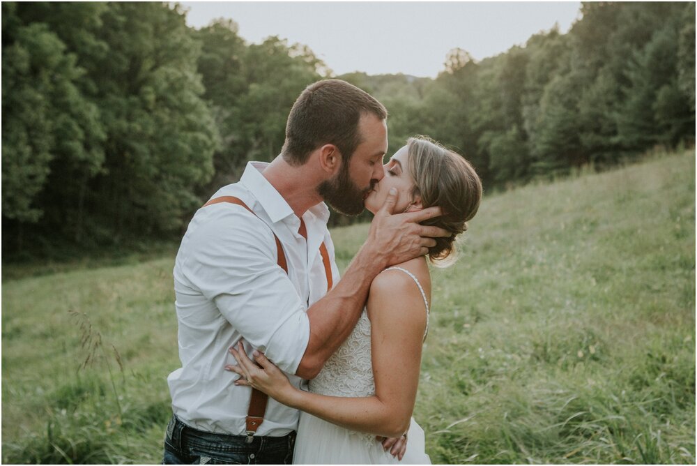 sugar-hollow-retreat-butler-tennessee-outdoor-wedding-venue-mountain-weekend-getaway-summer-rustic-wedding-katy-sergent_0147.jpg