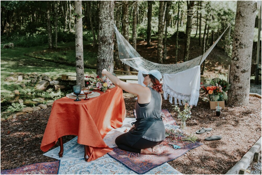 erwin-tennessee-airbnb-intimate-wedding-bohemian-colorful-macrame-pond-house-johnson-city-photography_0006.jpg