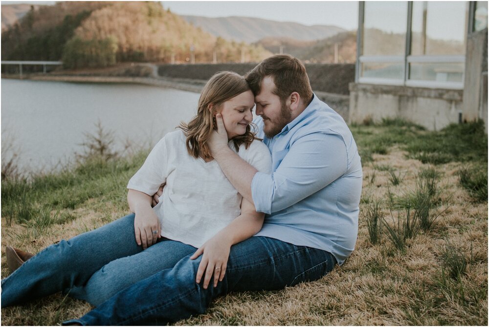 bristol-tennessee-virginia-south-holston-dam-engagement-session-wedding-photographer-east-tn-southwest-virginia-katy-sergent_0020.jpg