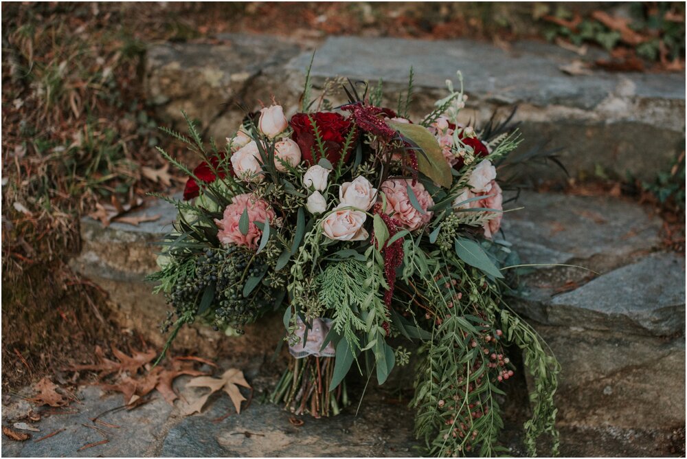 greeneville-tennessee-nolichuckey-bluffs-glass-wedding-chapel-micro-intimate-wedding-elopement-northeast-tn-johnson-city-katy-sergent-photography_0009.jpg