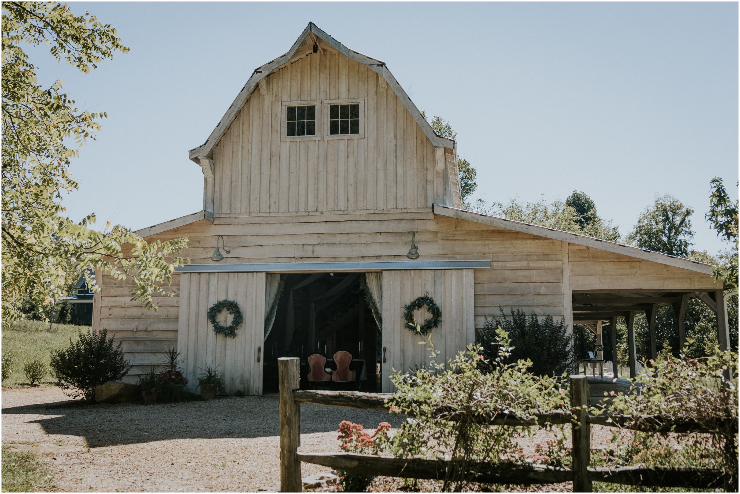 the-side-porch-wedding-venue-johnson-city-gray-tn-tennessee-fall-boho-wedding-katy-sergent-photography_0002.jpg