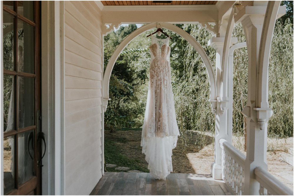 the-side-porch-wedding-venue-johnson-city-gray-tn-tennessee-fall-boho-wedding-katy-sergent-photography_0003.jpg