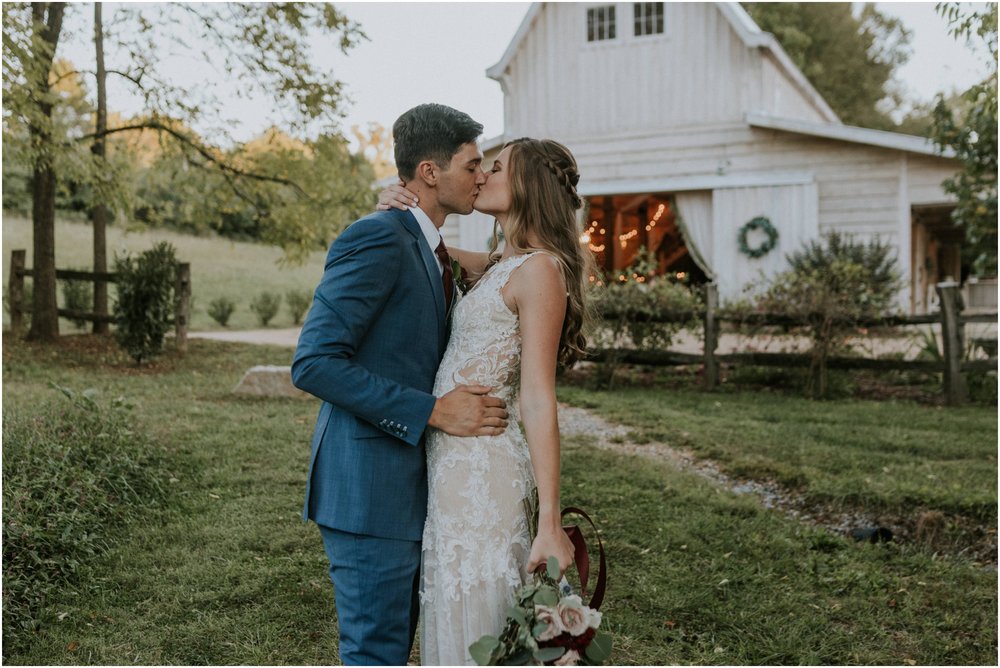 the-side-porch-wedding-venue-johnson-city-gray-tn-tennessee-fall-boho-wedding-katy-sergent-photography_0104.jpg