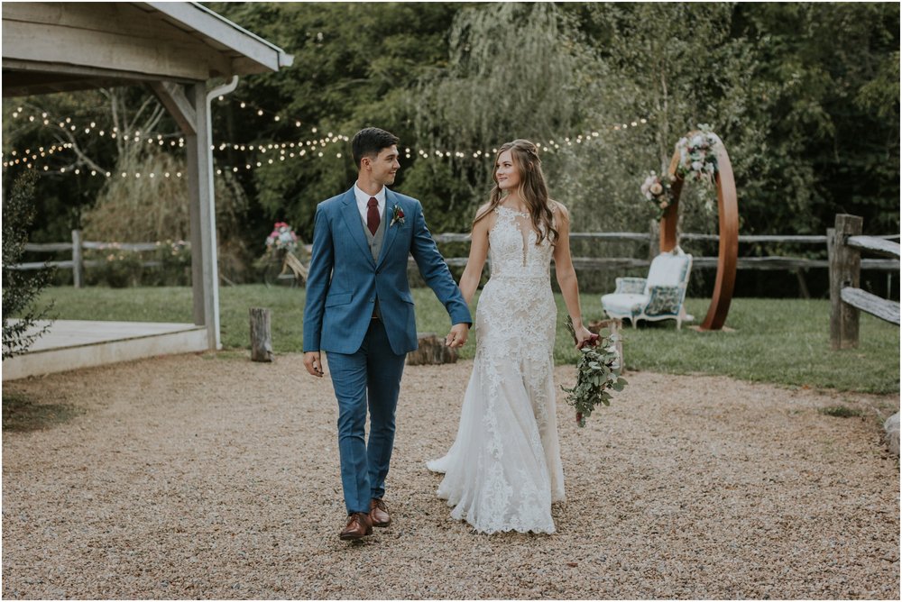 the-side-porch-wedding-venue-johnson-city-gray-tn-tennessee-fall-boho-wedding-katy-sergent-photography_0100.jpg